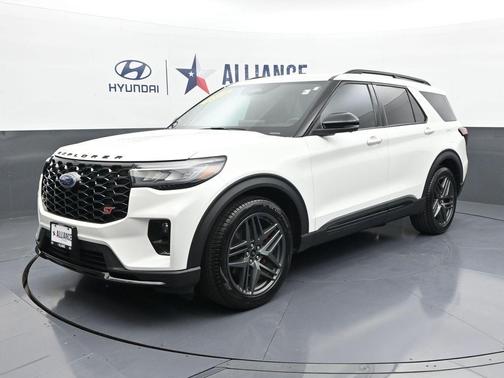White Metallic 2025 Ford Explorer ST