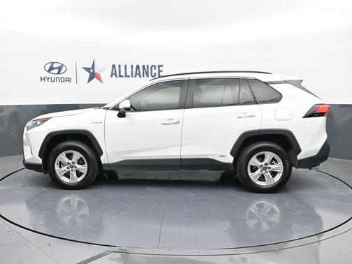 2021 Toyota RAV4 Hybrid XLE