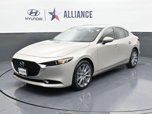 Platinum Quartz Metallic 2026 Mazda Mazda3 FWD w/Preferred Package