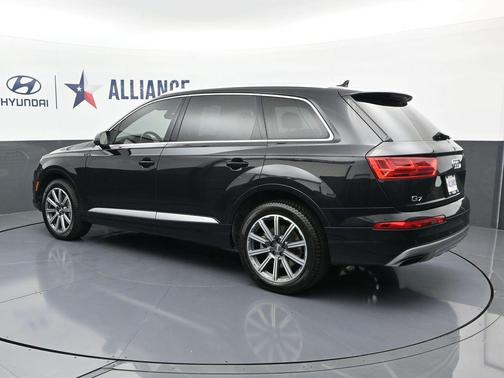 Orca Black Metallic 2019 Audi Q7 45 Premium Plus