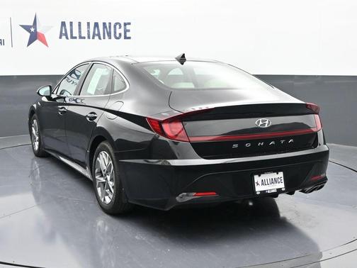 2022 Hyundai SONATA SEL