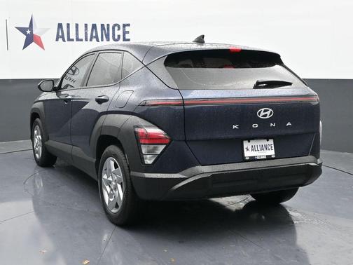 2025 Hyundai KONA SE