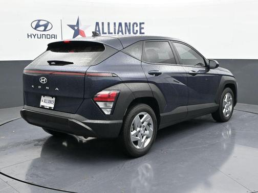 2025 Hyundai KONA SE