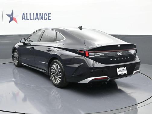 2025 Hyundai SONATA Hybrid Limited