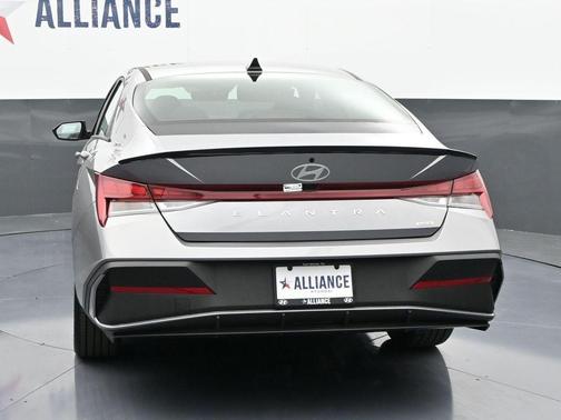 2025 Hyundai ELANTRA HEV SEL Sport