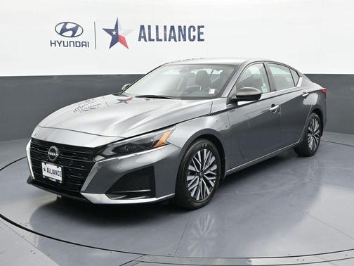 Gun Metallic 2024 Nissan Altima 2.5 SV