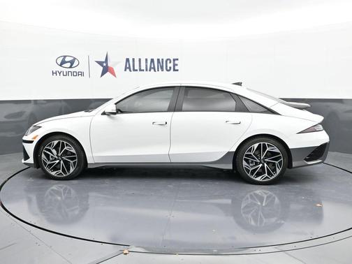 2025 Hyundai IONIQ 6 SEL