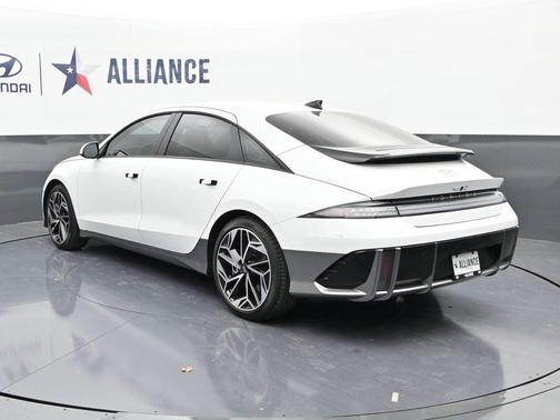 2025 Hyundai IONIQ 6 SEL