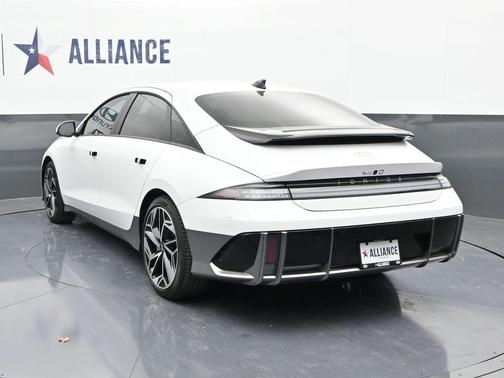 2025 Hyundai IONIQ 6 SEL