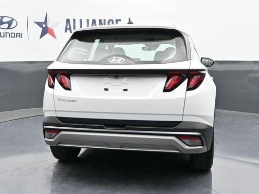 2025 Hyundai TUCSON SE