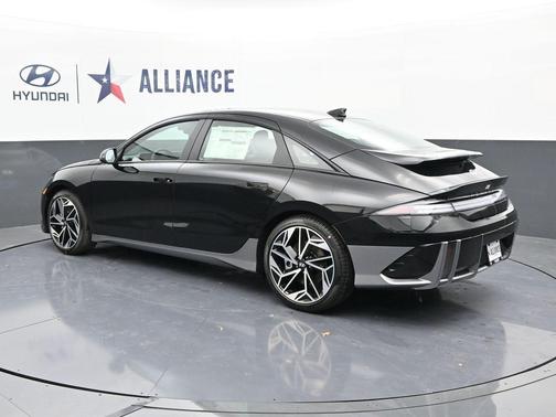 2025 Hyundai IONIQ 6 SEL