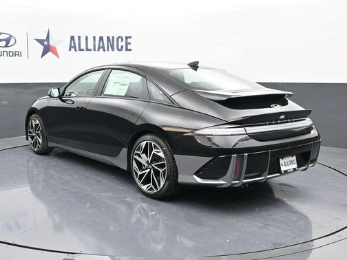 2025 Hyundai IONIQ 6 SEL