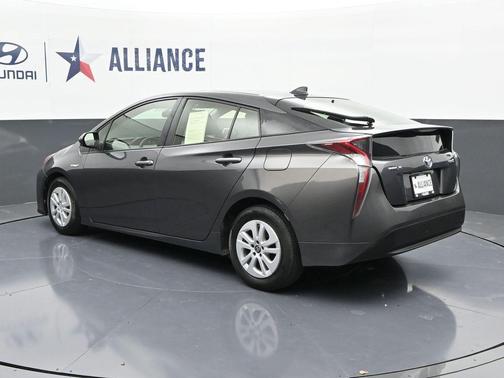 2016 Toyota Prius Two
