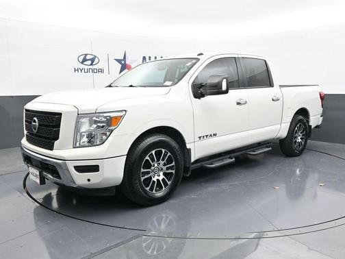2021 Nissan Titan SV
