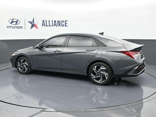 2025 Hyundai ELANTRA HEV SEL Sport