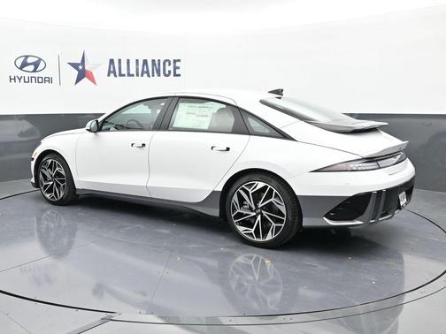 2025 Hyundai IONIQ 6 SEL