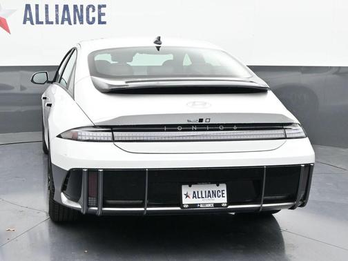 2025 Hyundai IONIQ 6 SEL