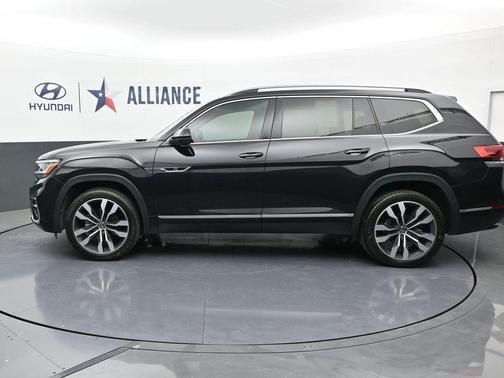 Deep Black Pearl Effect 2022 Volkswagen Atlas 3.6L SEL Premium R-Line