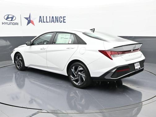 2025 Hyundai ELANTRA HEV SEL Sport