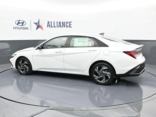 2025 Hyundai ELANTRA HEV SEL Sport