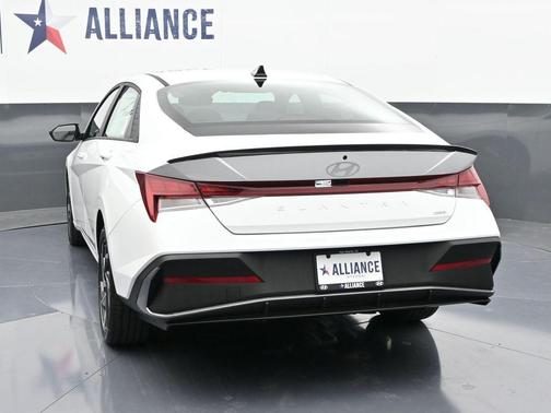 2025 Hyundai ELANTRA HEV SEL Sport