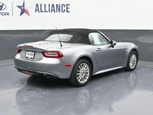 2017 FIAT 124 Spider Classica