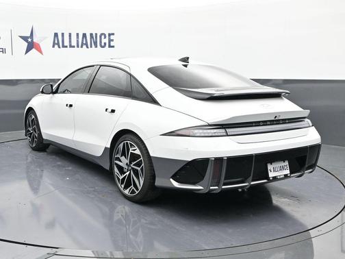 2025 Hyundai IONIQ 6 Limited