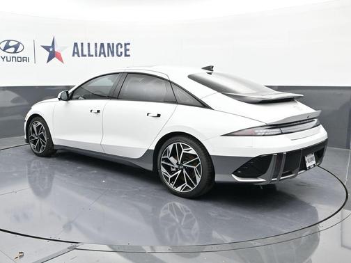 2025 Hyundai IONIQ 6 Limited