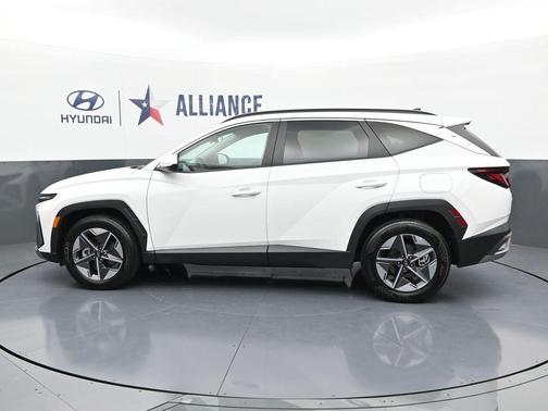 White Pearl 2025 Hyundai TUCSON SEL