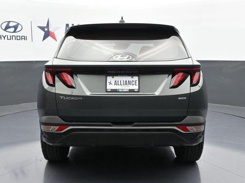 2023 Hyundai TUCSON SE