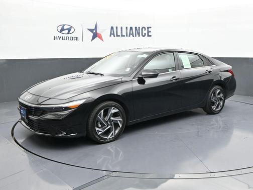 Black 2025 Hyundai ELANTRA SEL Convenience