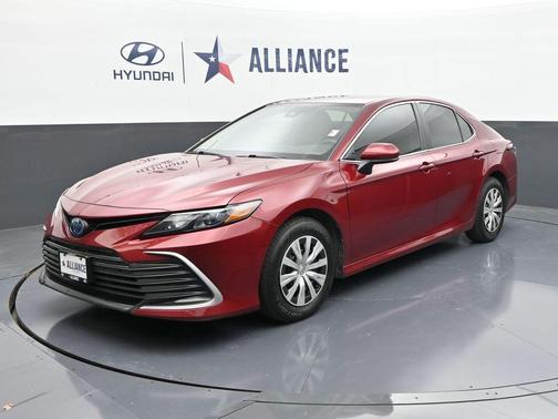 2022 Toyota Camry Hybrid LE