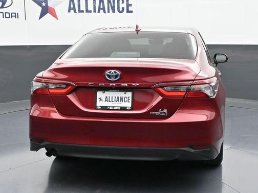 2022 Toyota Camry Hybrid LE