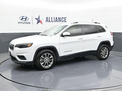 Bright White Clearcoat 2019 Jeep Cherokee Latitude Plus