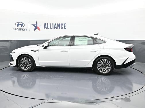 2025 Hyundai SONATA Hybrid SEL