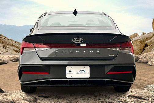 2025 Hyundai ELANTRA HEV SEL Sport