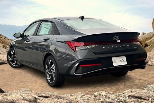 2025 Hyundai ELANTRA HEV SEL Sport