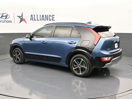 2023 Kia Niro SX