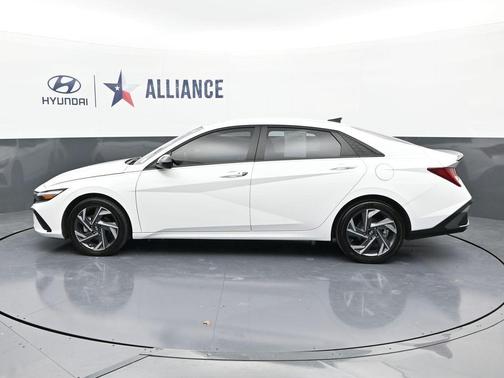 2025 Hyundai ELANTRA HEV SEL