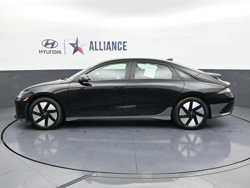 Onyx Black 2024 Hyundai IONIQ 6 SE