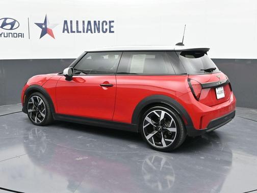 2025 MINI Hardtop ICONIC