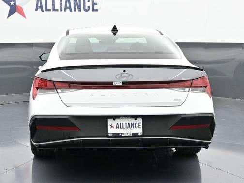 2025 Hyundai ELANTRA HEV SEL Sport