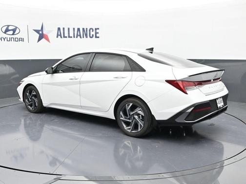 2025 Hyundai ELANTRA HEV SEL Sport