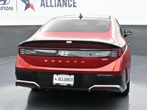 2025 Hyundai SONATA Hybrid SEL