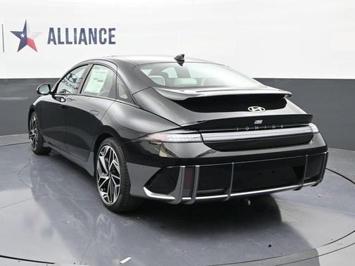 2025 Hyundai IONIQ 6 Limited