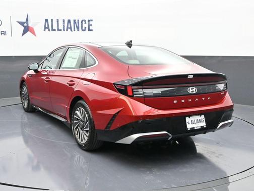 2025 Hyundai SONATA Hybrid Limited