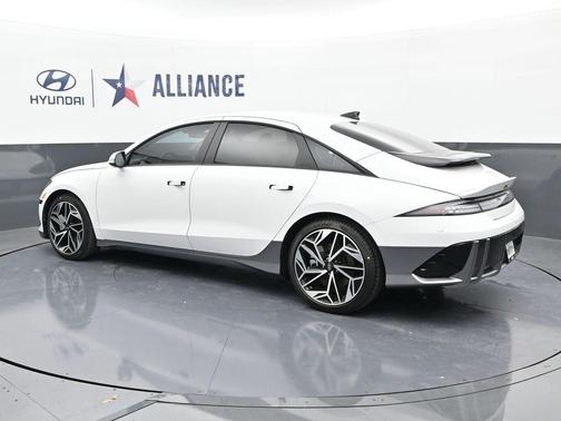 2025 Hyundai IONIQ 6 SEL