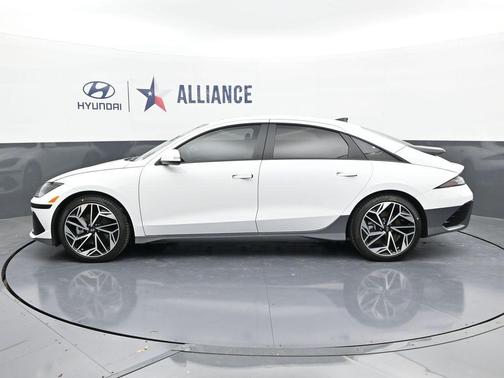 2025 Hyundai IONIQ 6 SEL