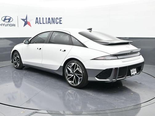 2025 Hyundai IONIQ 6 SEL