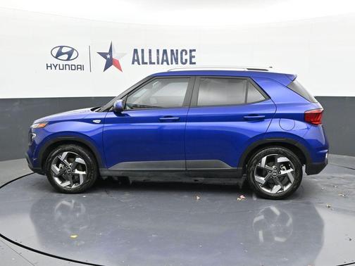 2022 Hyundai VENUE SEL